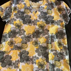 Cassandra O scrub top